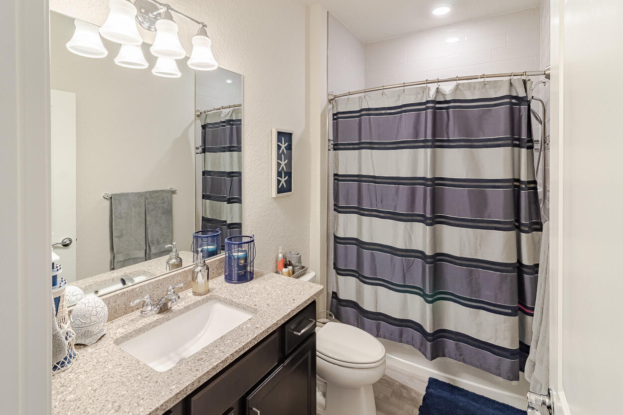 517 SE Crathes Street