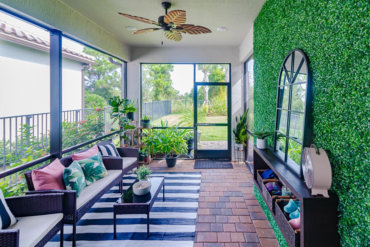 517 SE Crathes Street