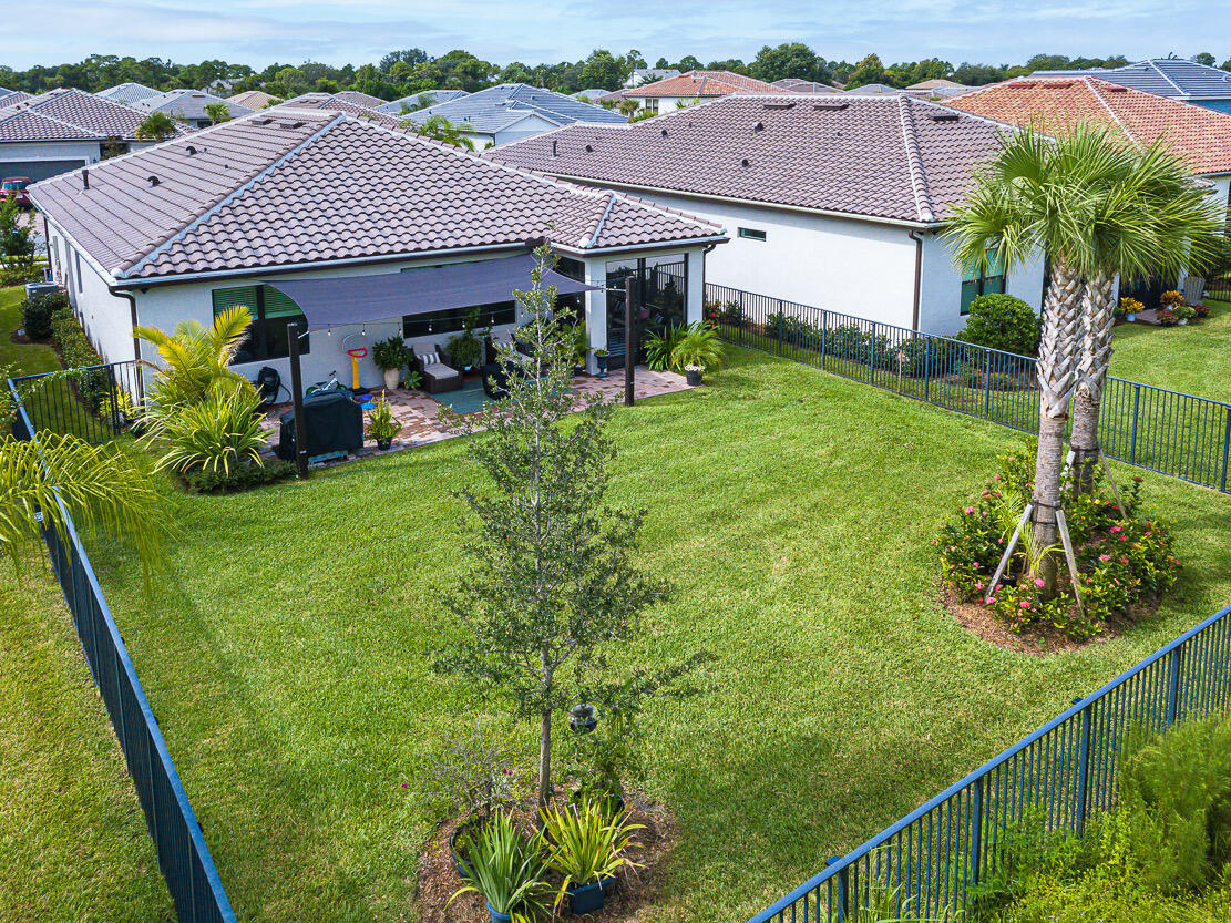 517 SE Crathes Street