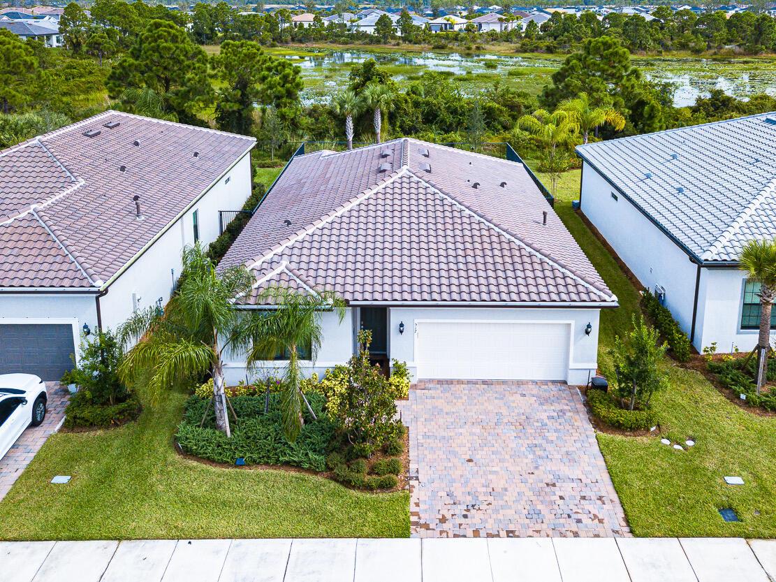 517 SE Crathes Street