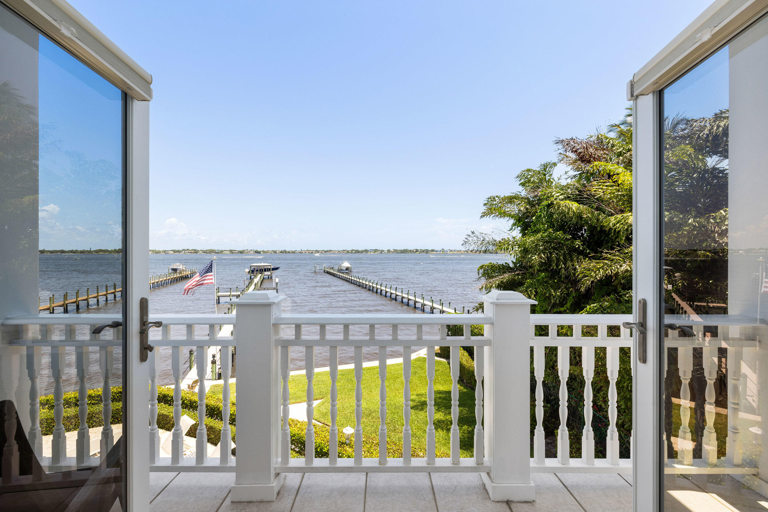 2051 SE Riverside Drive