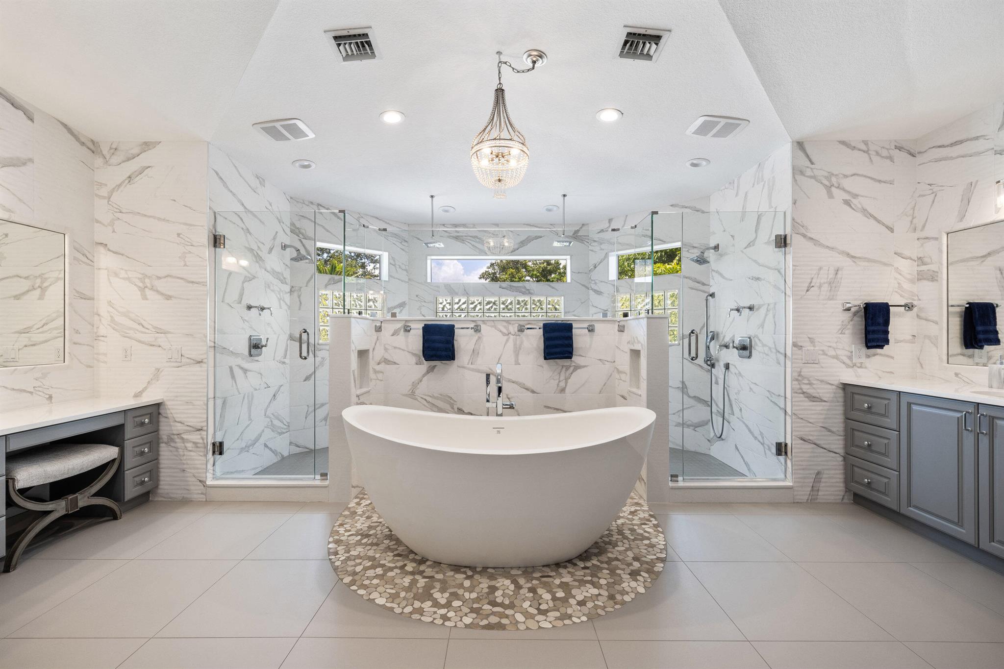 2051 SE Riverside Drive