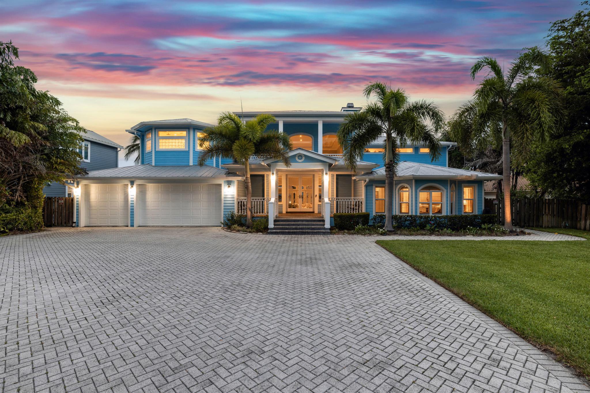 2051 SE Riverside Drive