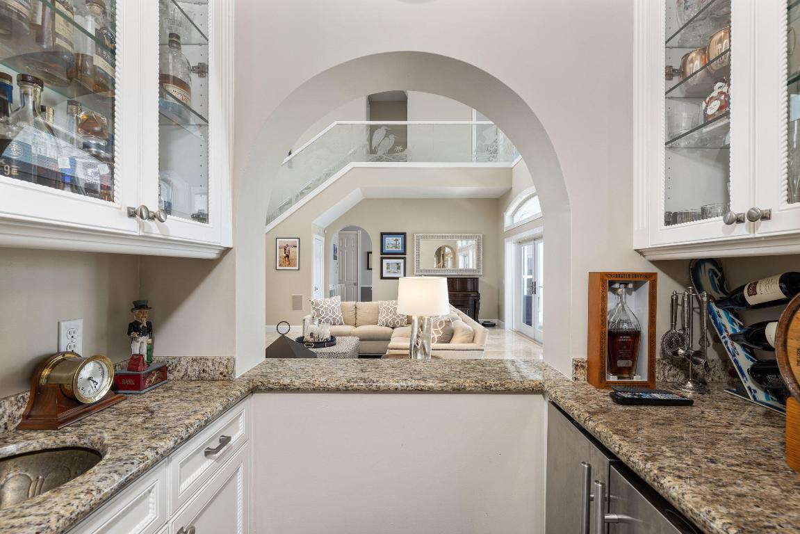 2051 SE Riverside Drive