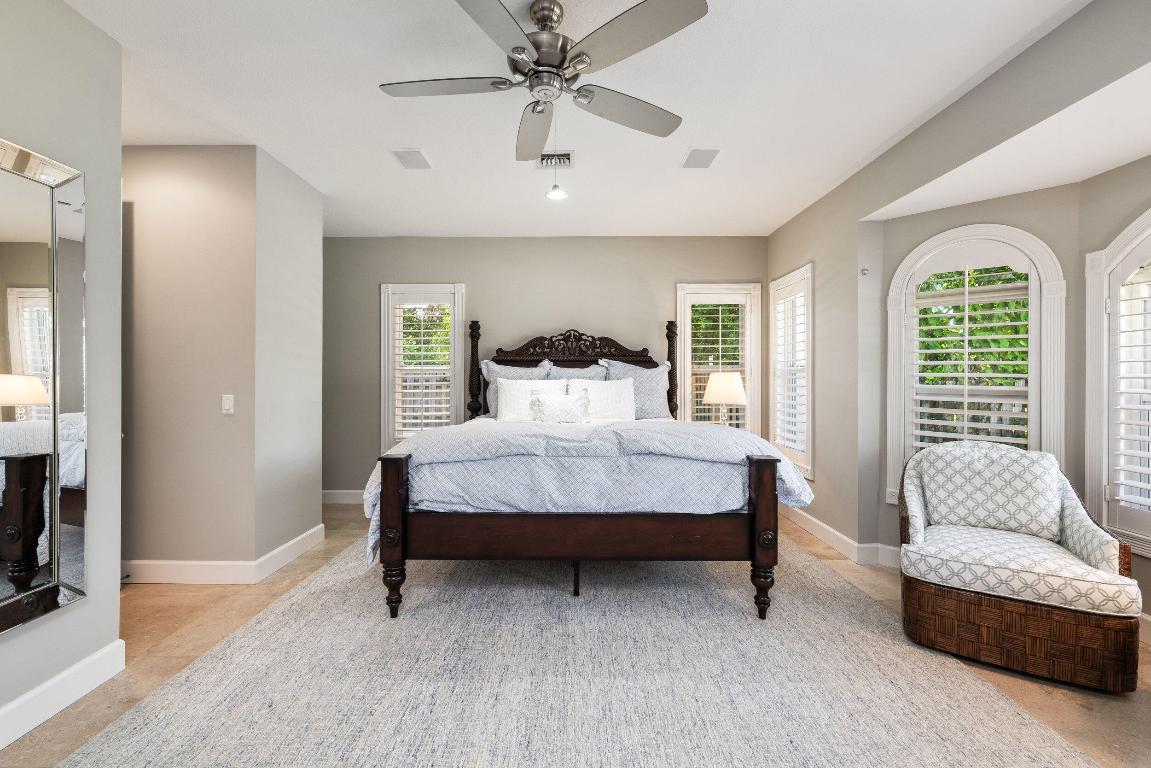 2051 SE Riverside Drive