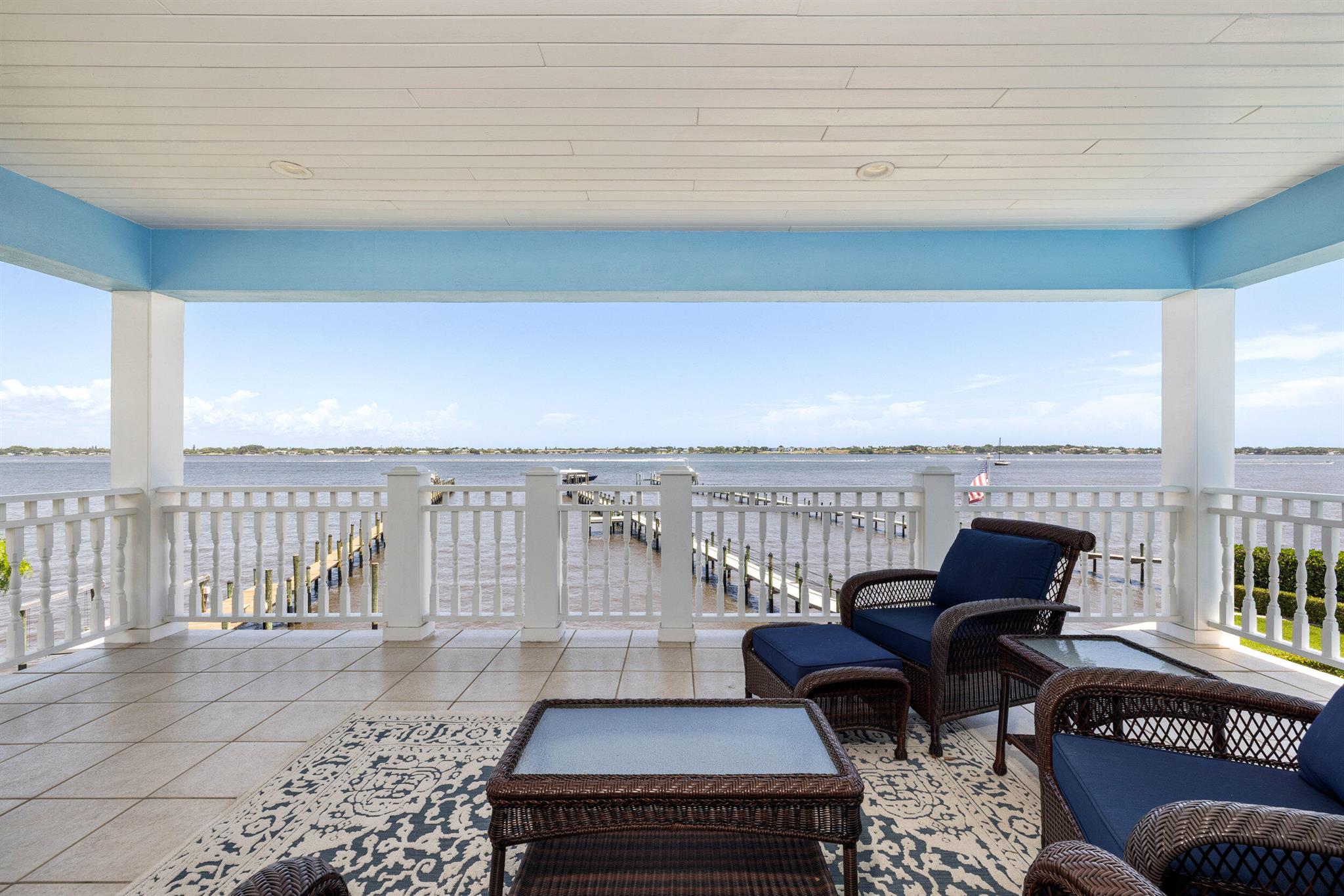 2051 SE Riverside Drive