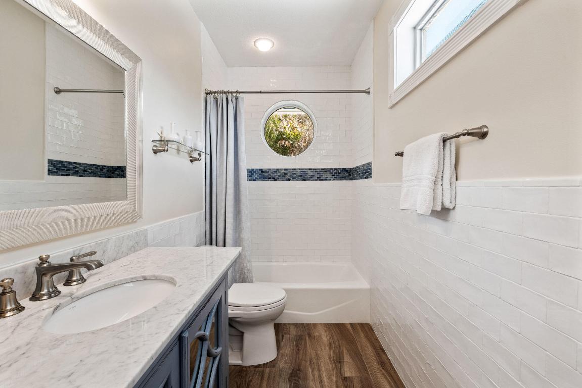 2051 SE Riverside Drive