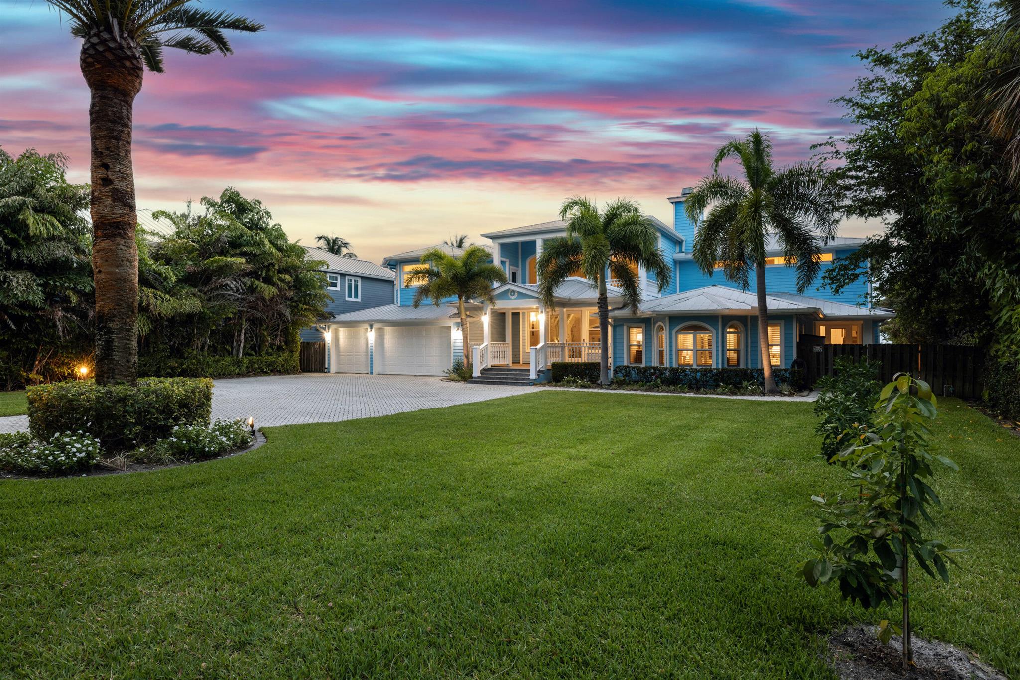 2051 SE Riverside Drive