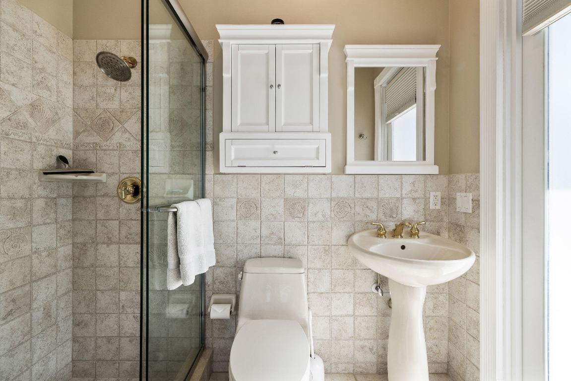 2051 SE Riverside Drive