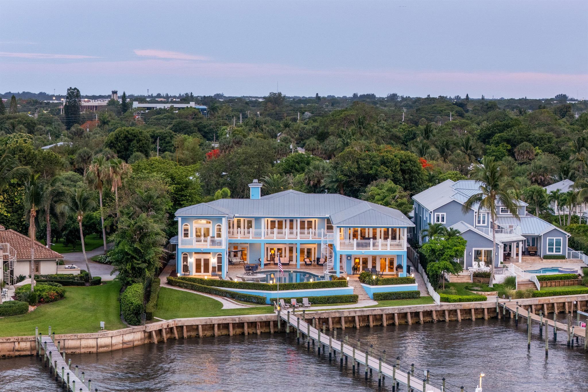 2051 SE Riverside Drive