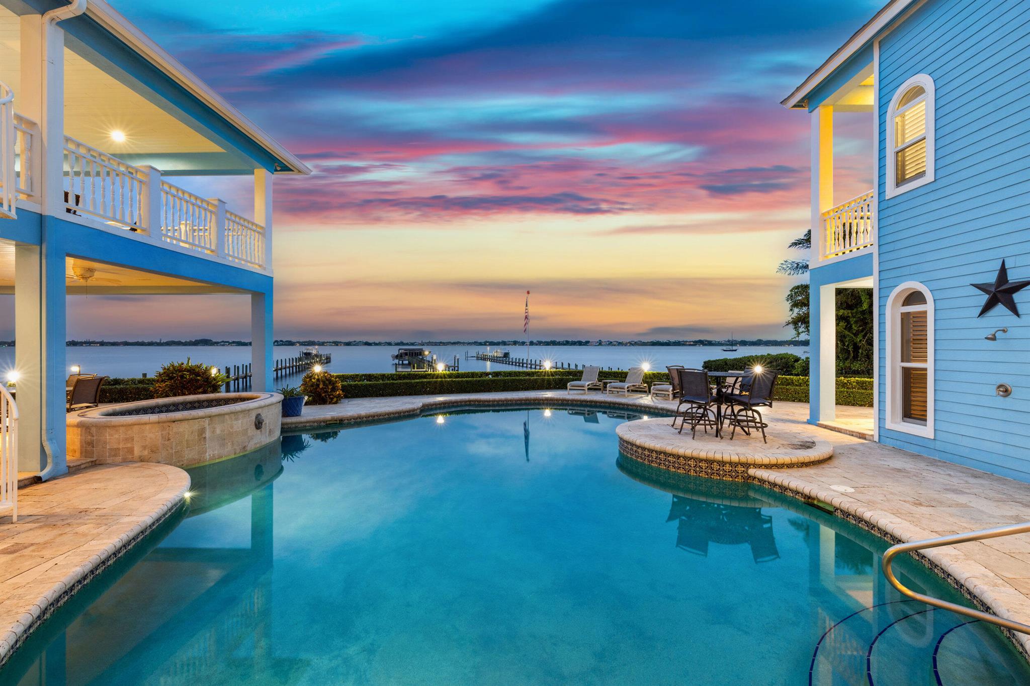 2051 SE Riverside Drive