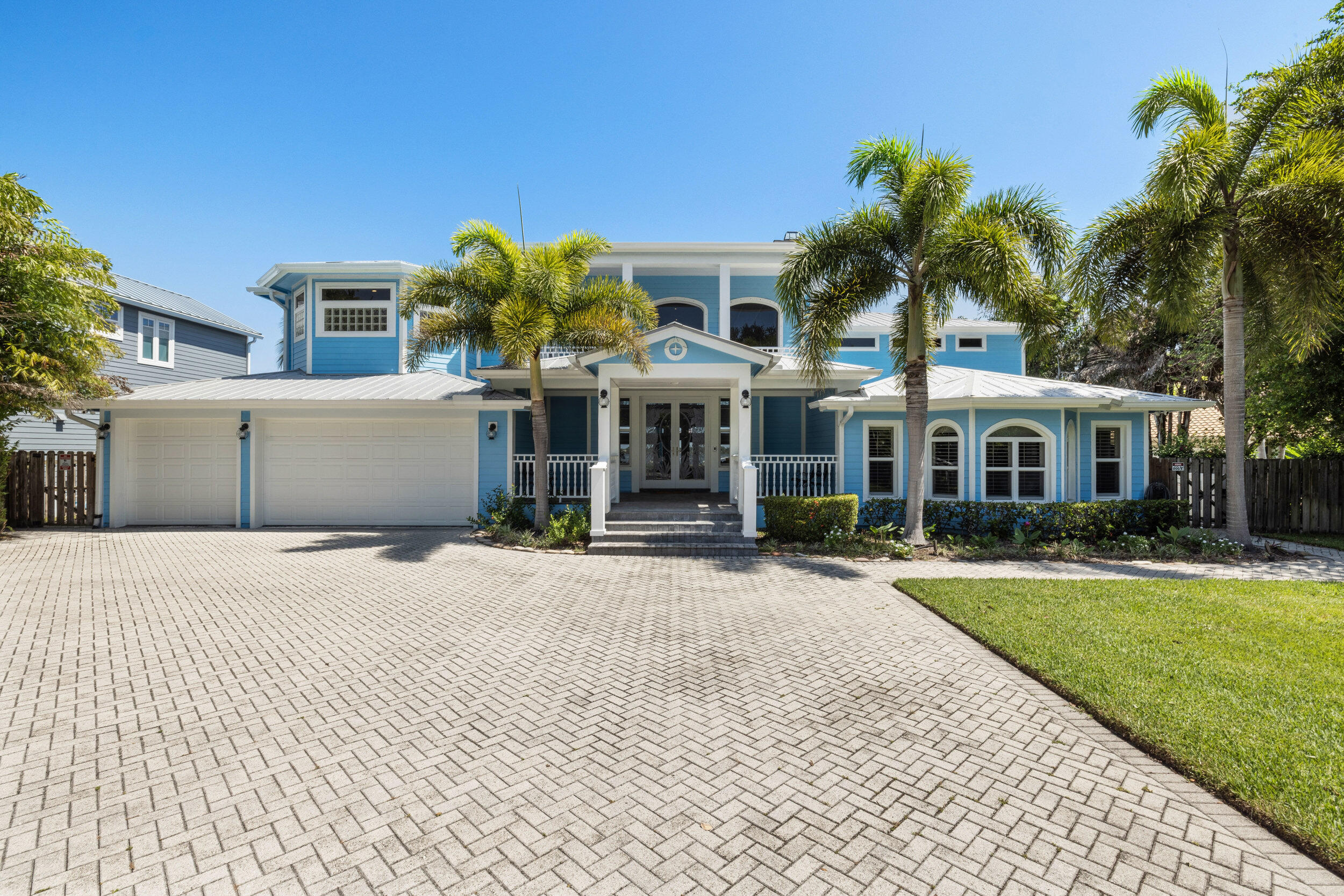 2051 SE Riverside Drive