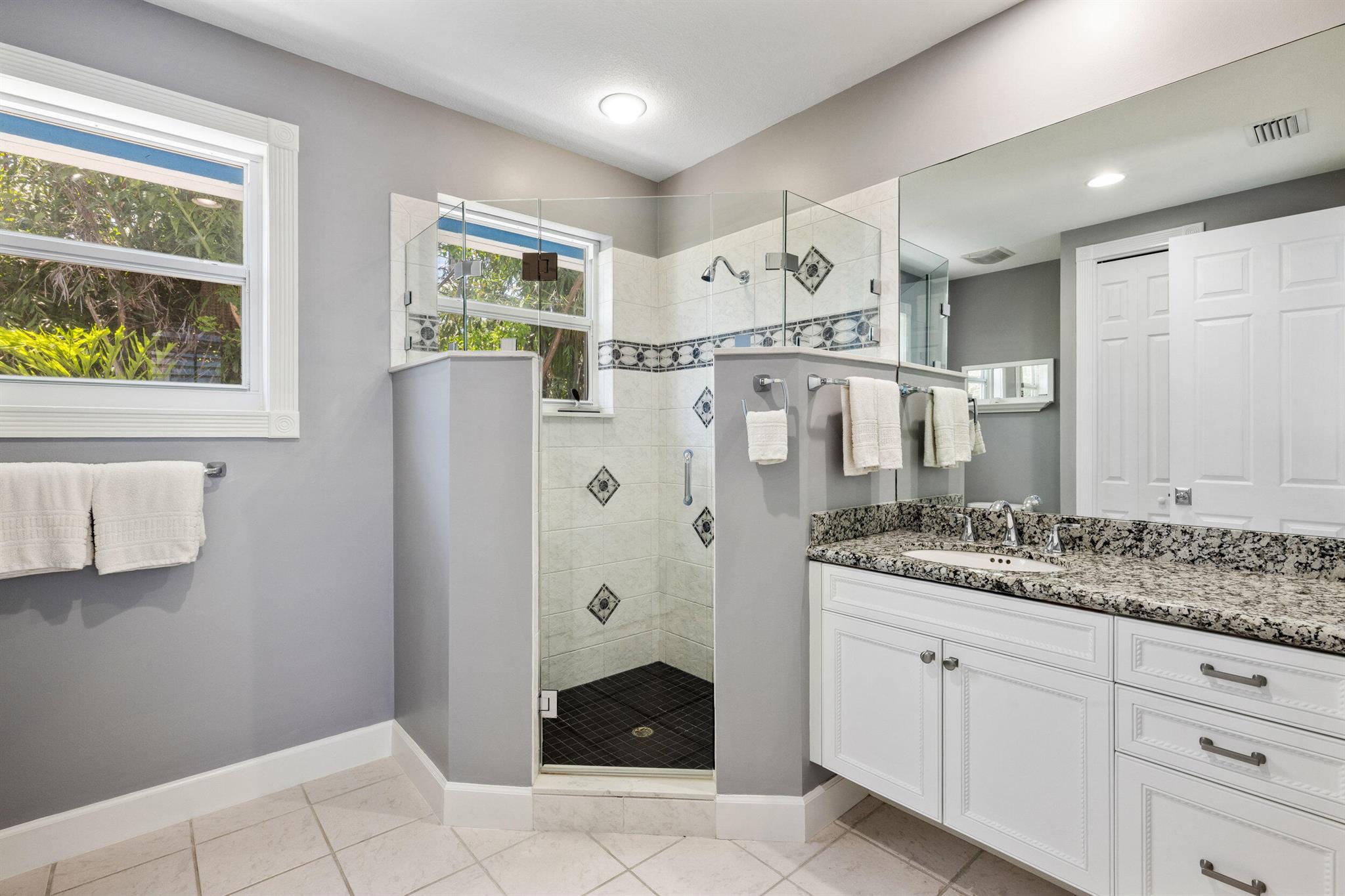 2051 SE Riverside Drive