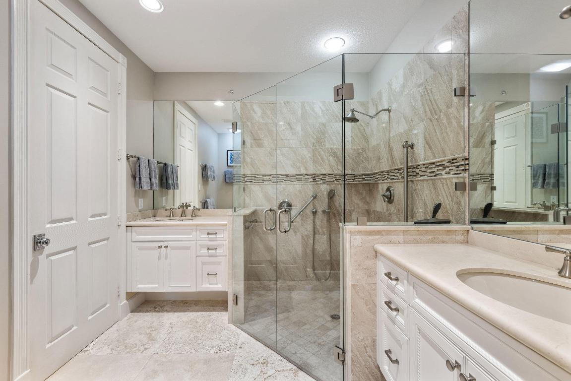 2051 SE Riverside Drive