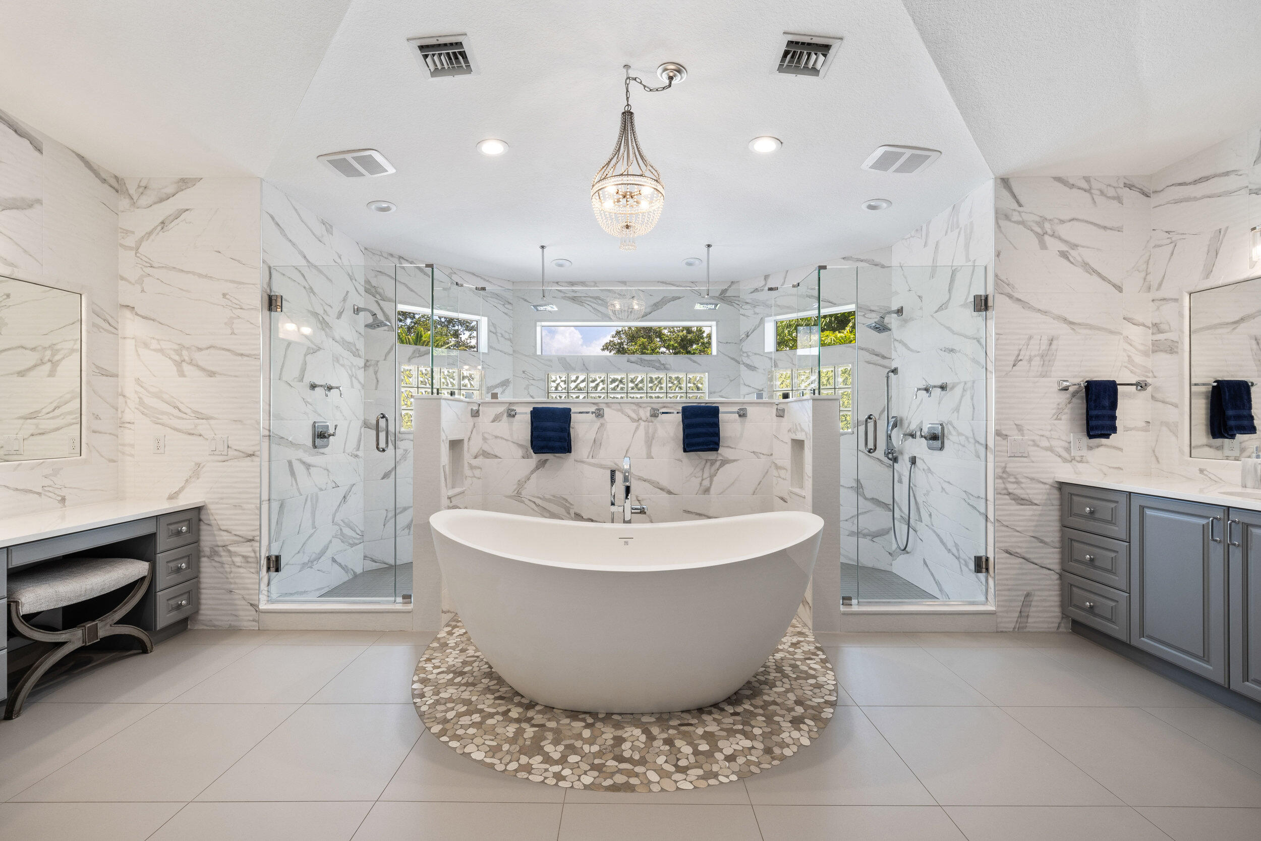 2051 SE Riverside Drive