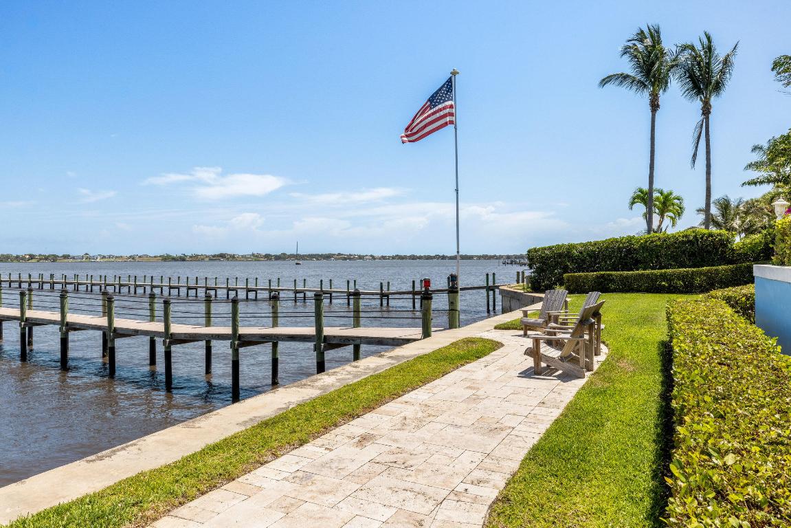 2051 SE Riverside Drive