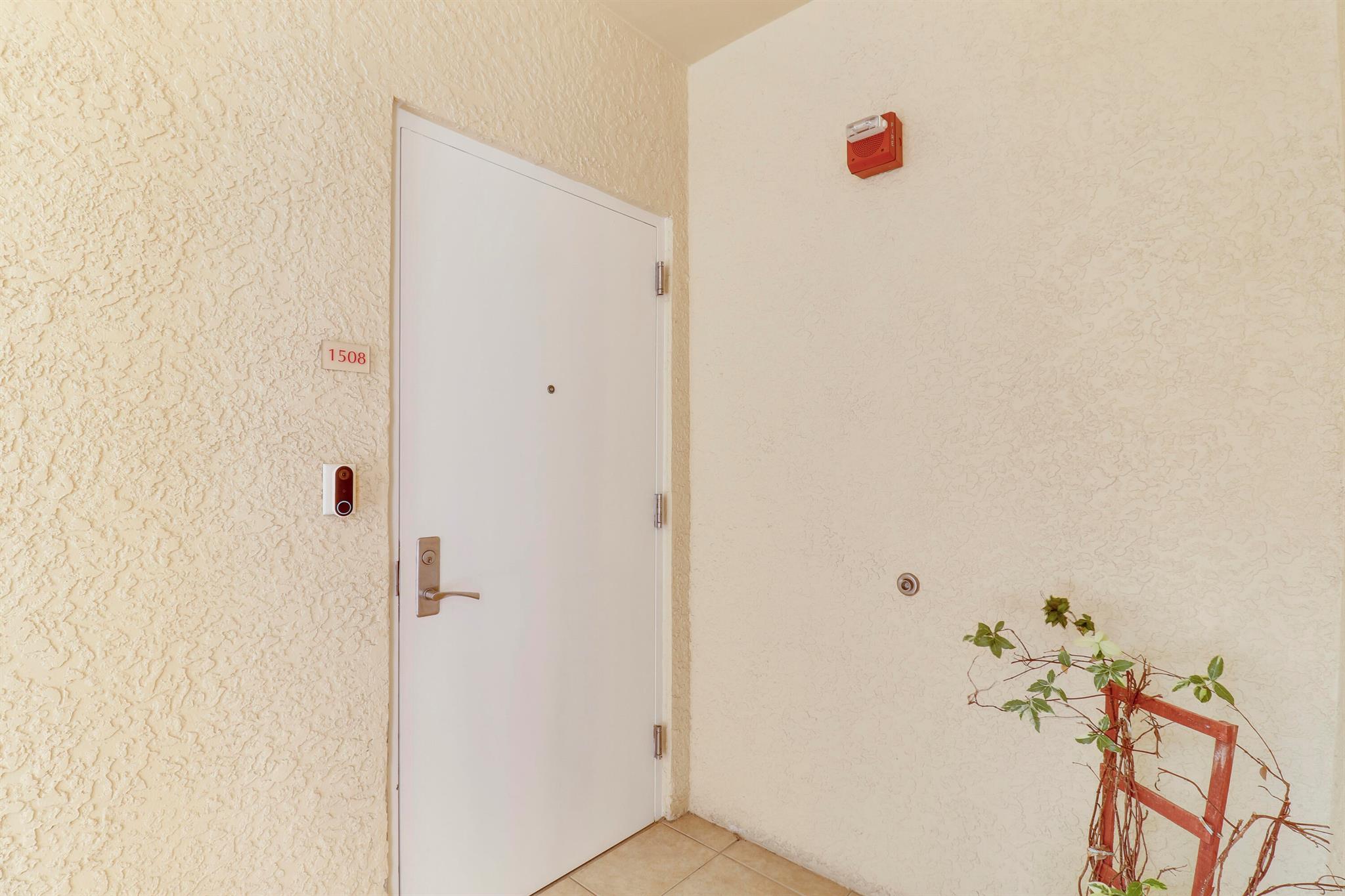 2640 Lake Shore Drive 1508