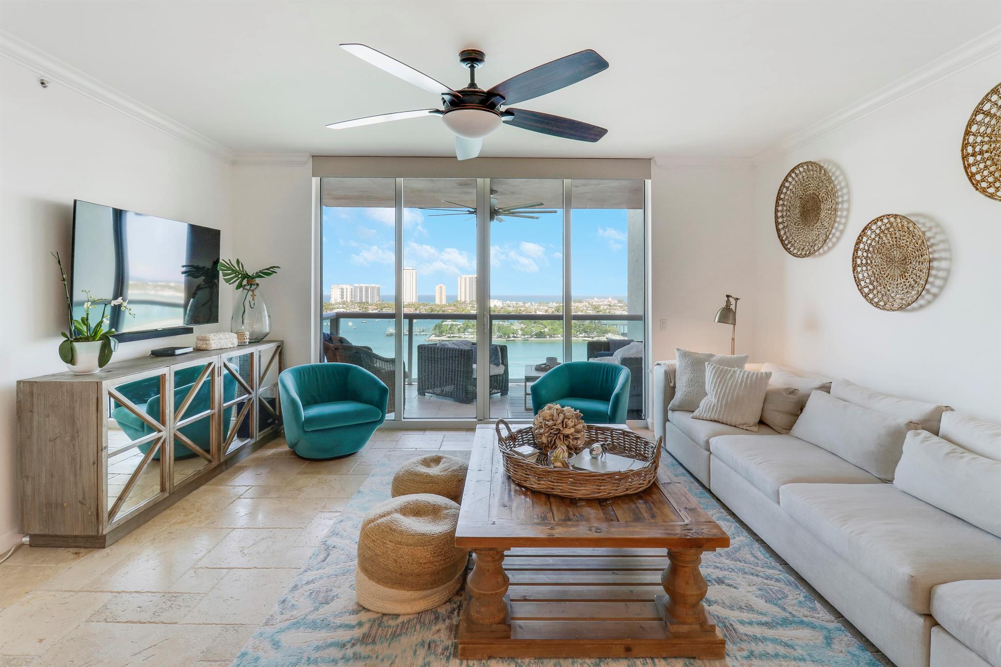 2640 Lake Shore Drive 1508