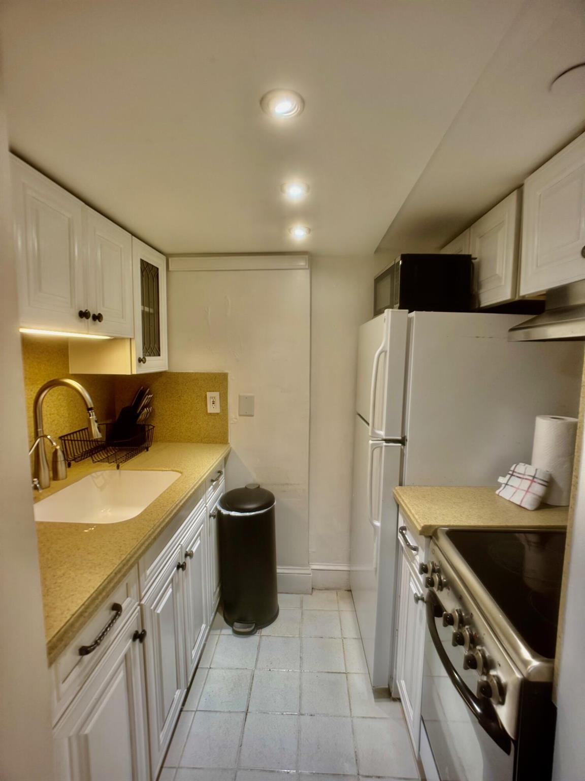 235 Sunrise Avenue Mze 1104