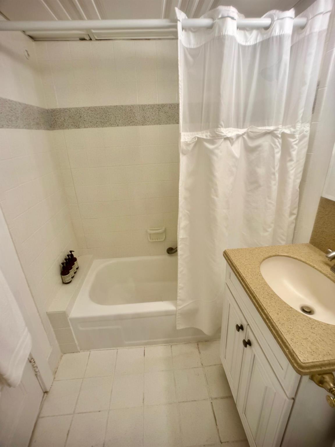 235 Sunrise Avenue Mze 1104