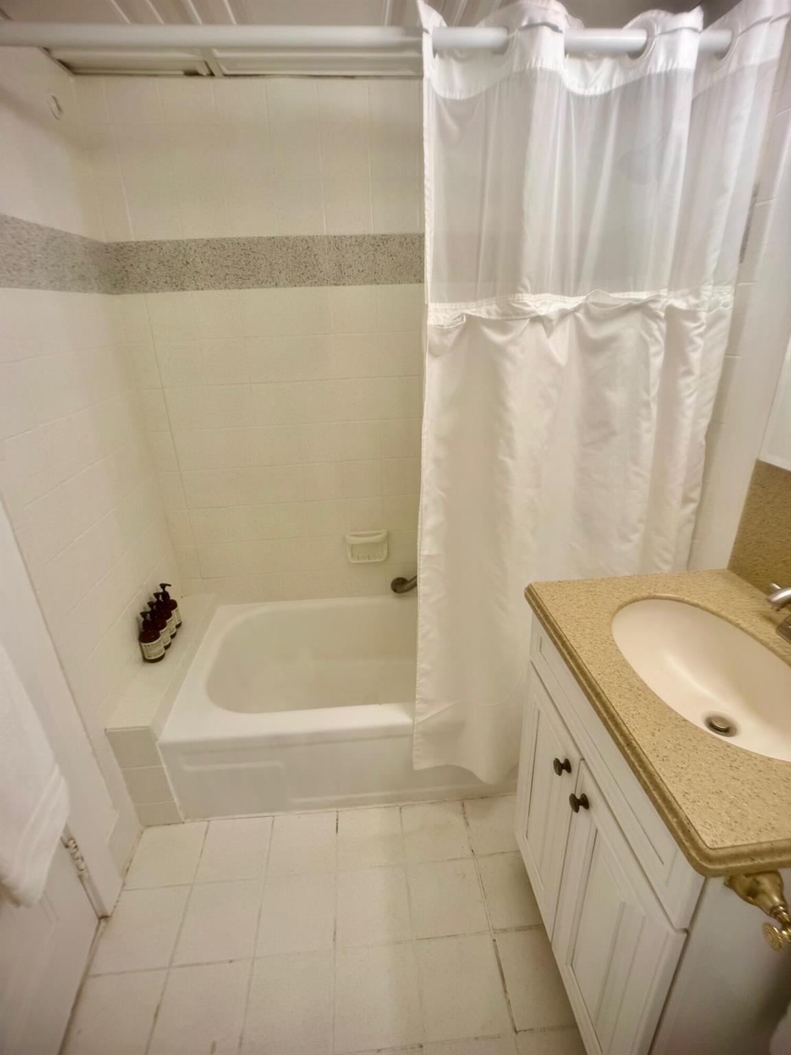 235 Sunrise Avenue Mze 1104