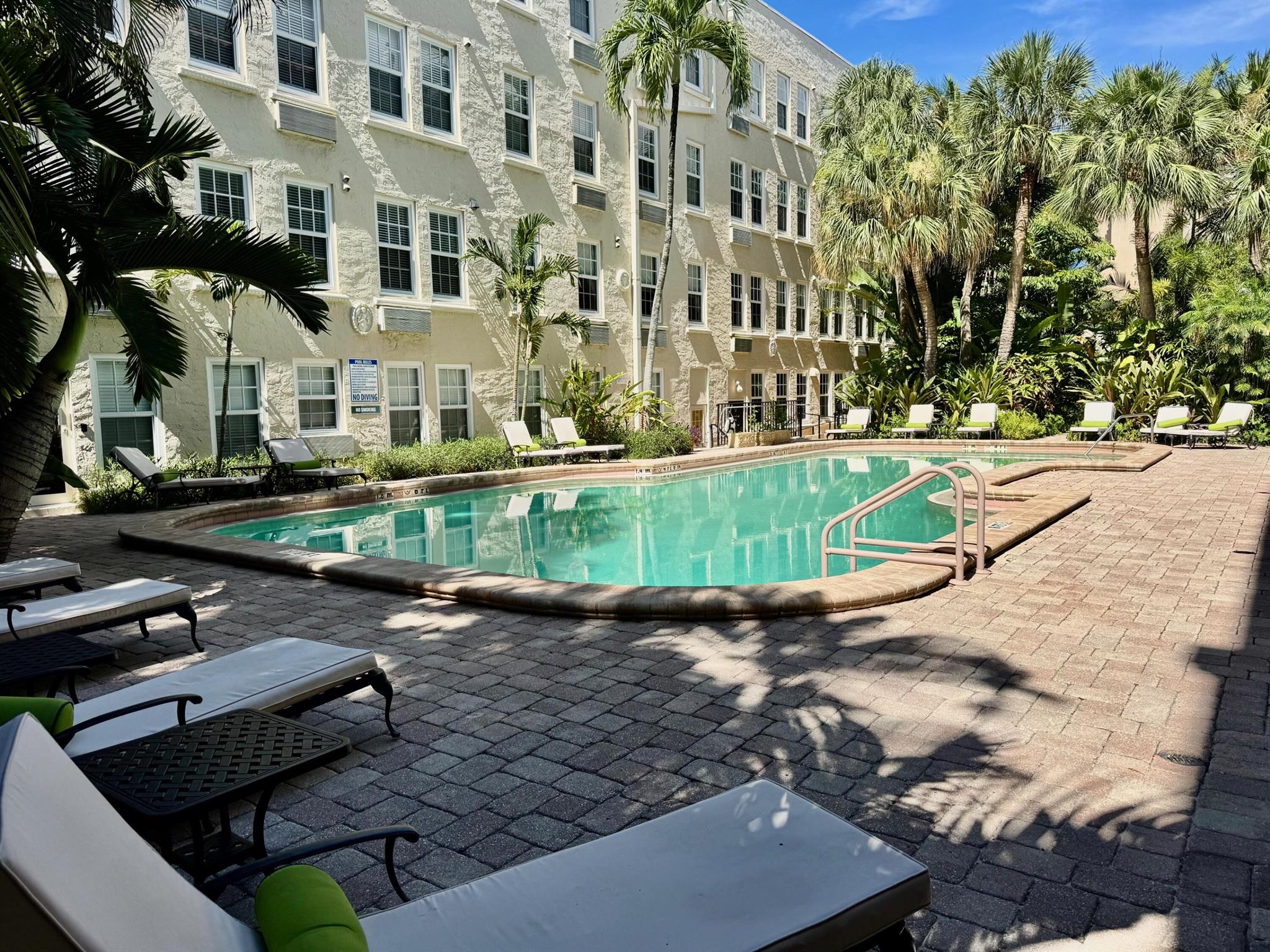 235 Sunrise Avenue Mze 1104
