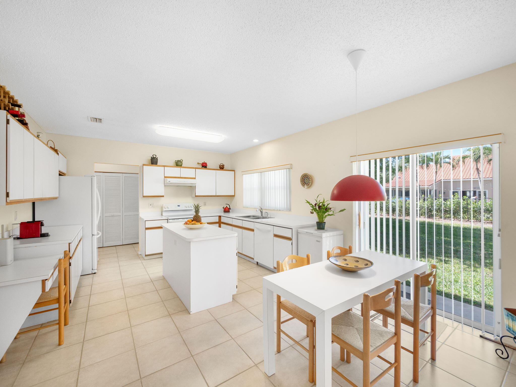 10282 Hunt Club Lane