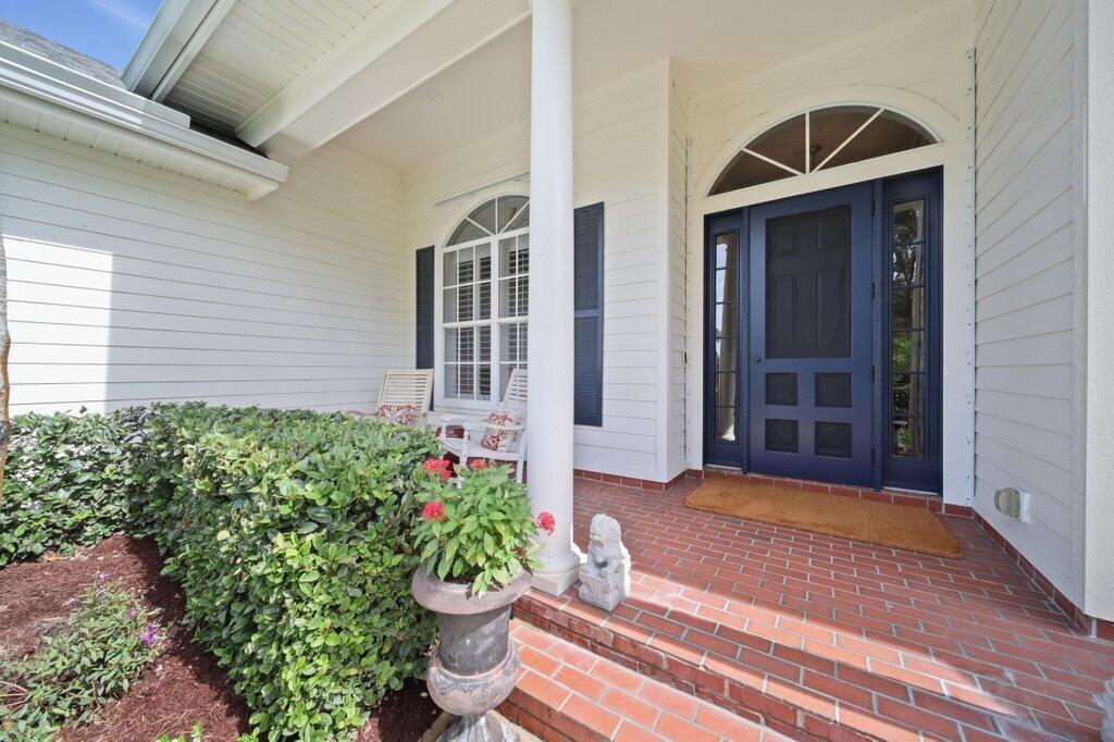 119 SW Lake Rush Court