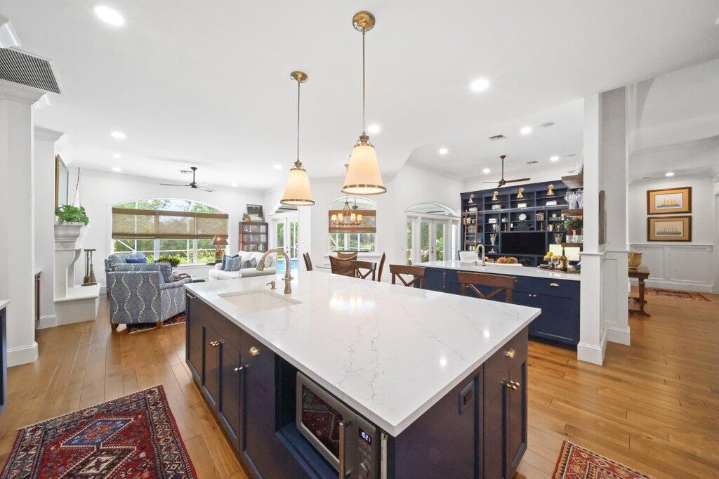 119 SW Lake Rush Court