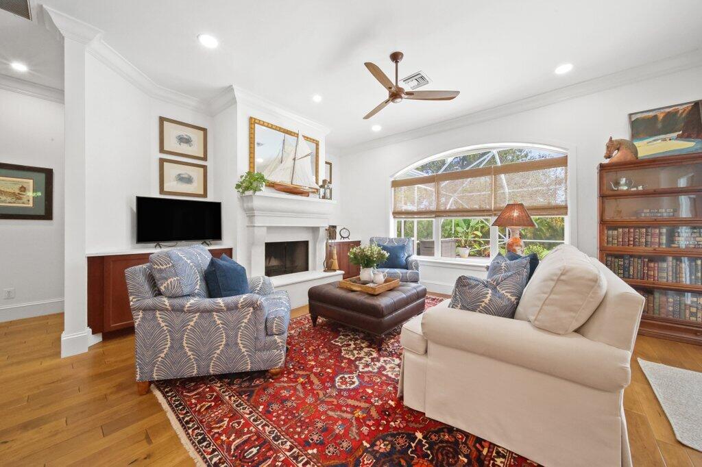 119 SW Lake Rush Court