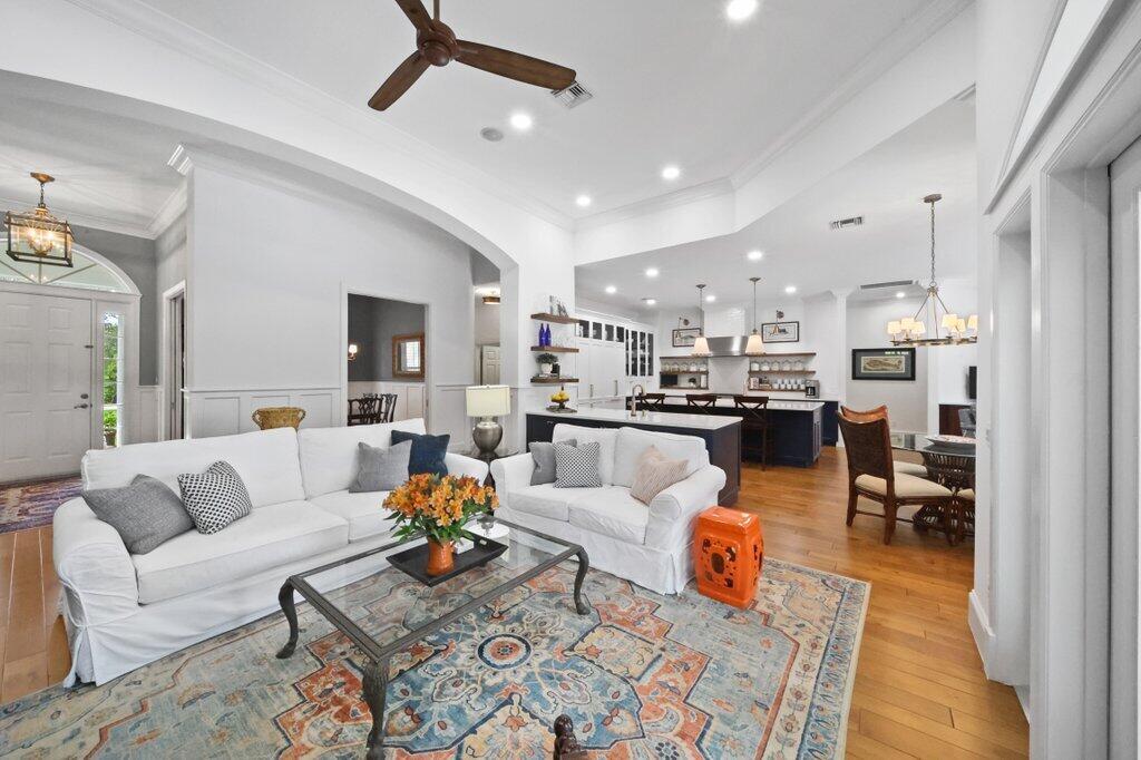 119 SW Lake Rush Court