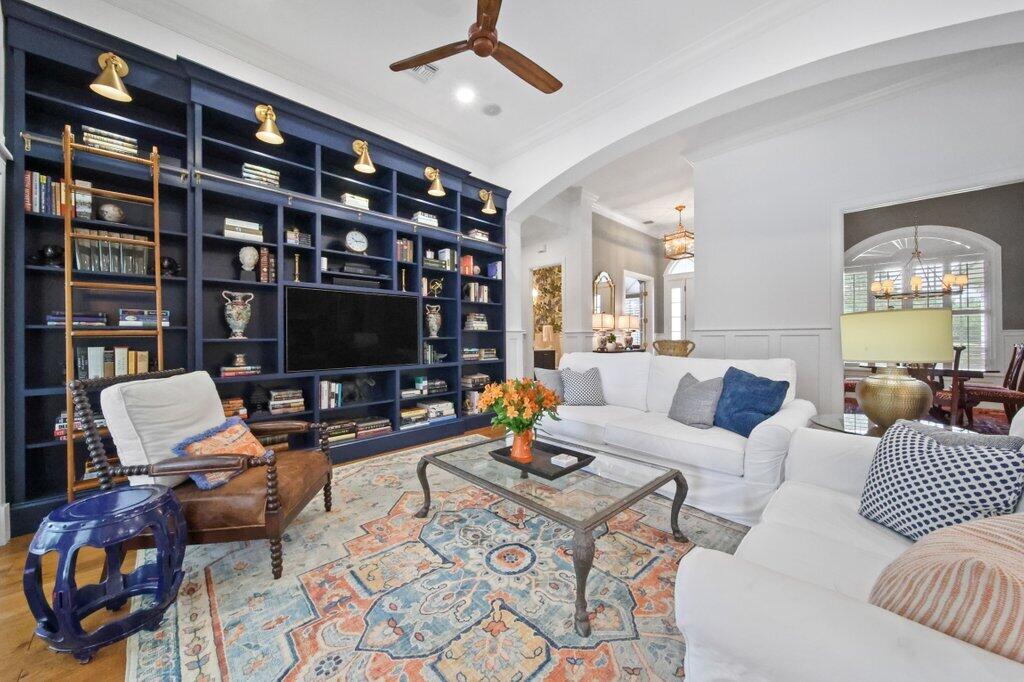 119 SW Lake Rush Court