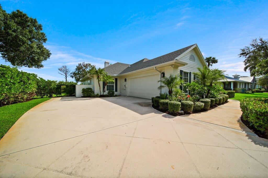 119 SW Lake Rush Court