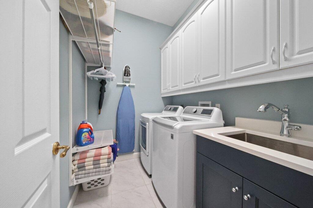 119 SW Lake Rush Court