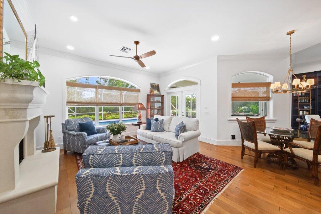 119 SW Lake Rush Court