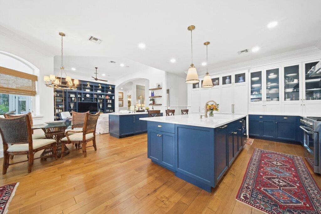 119 SW Lake Rush Court