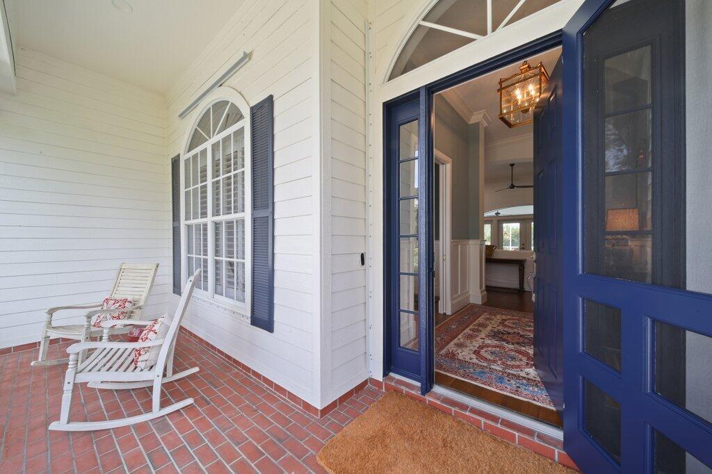 119 SW Lake Rush Court