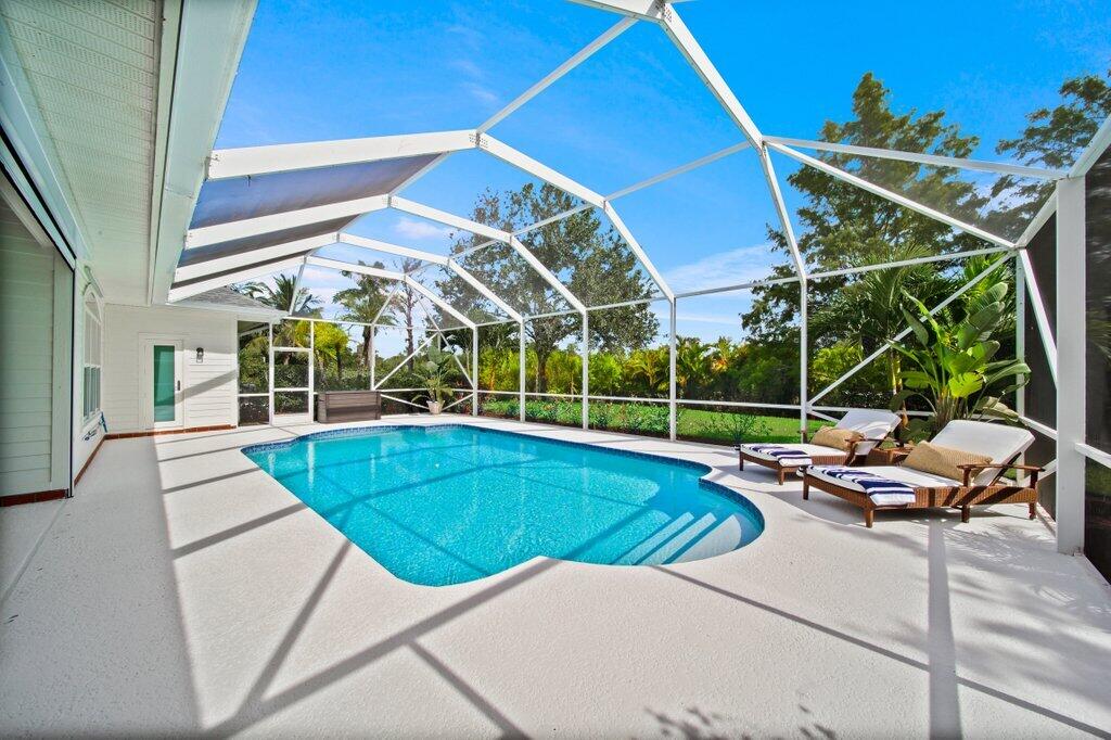 119 SW Lake Rush Court