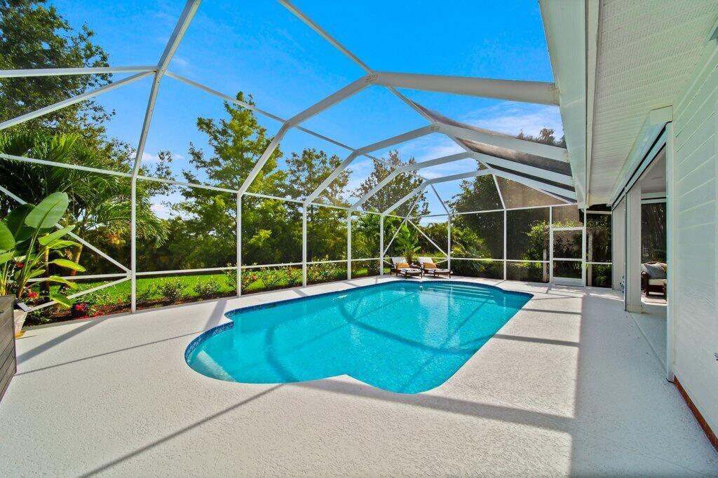 119 SW Lake Rush Court