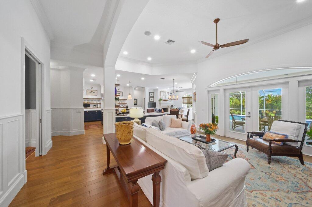 119 SW Lake Rush Court