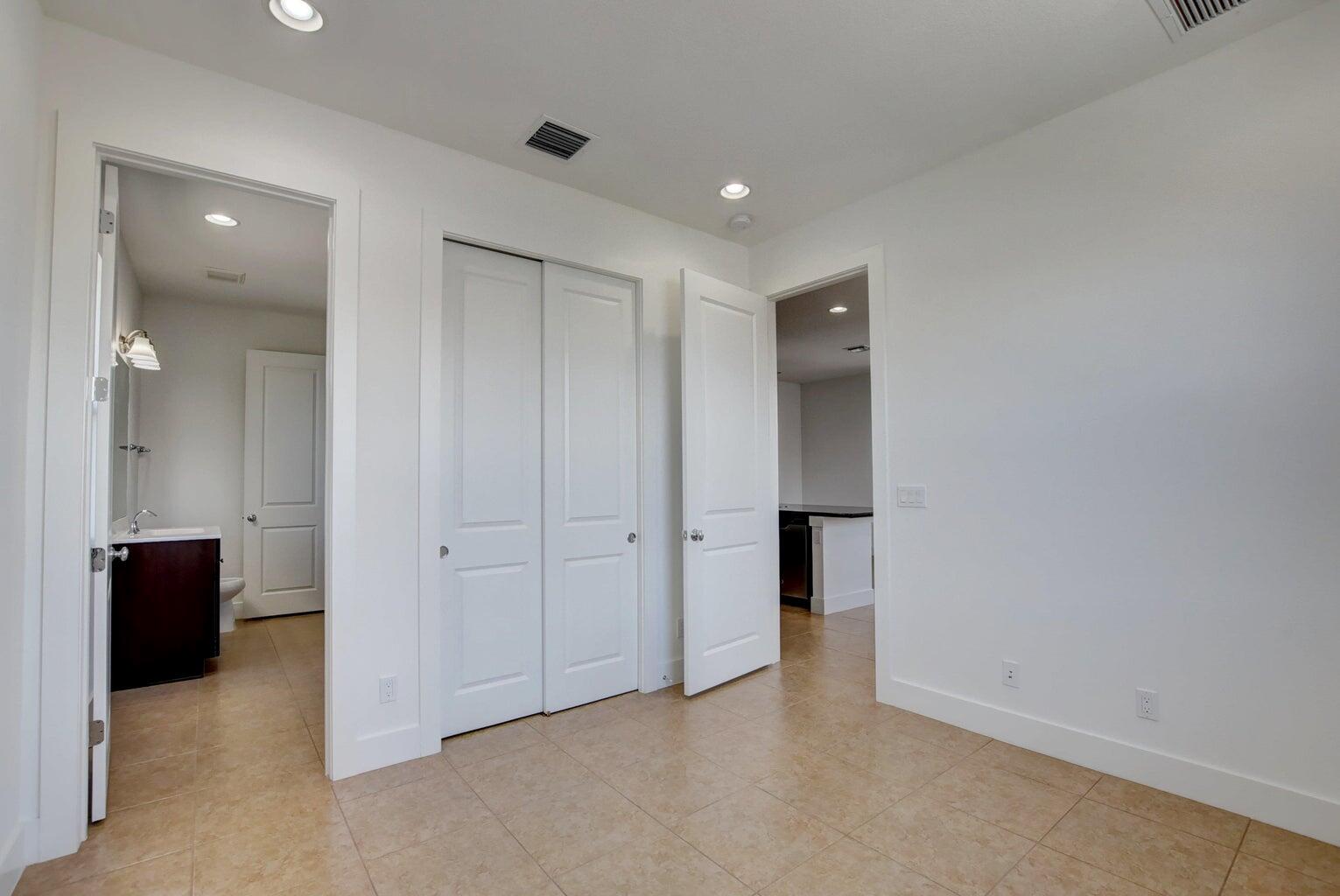 2102 Dickens Terrace