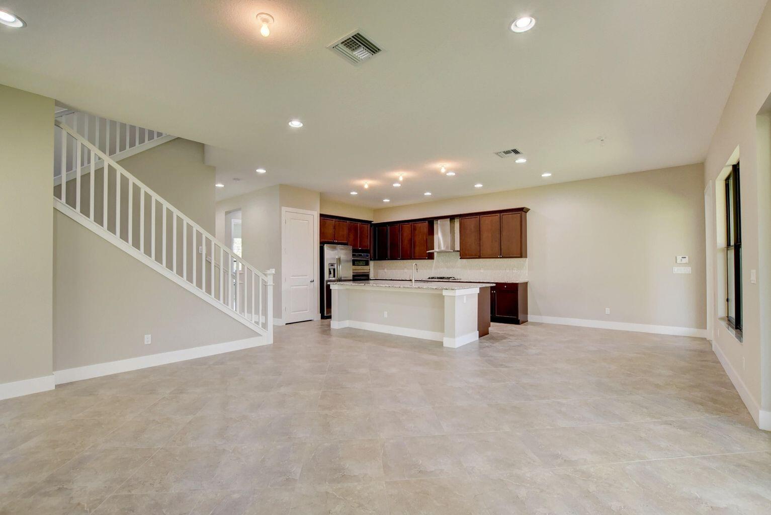 2102 Dickens Terrace