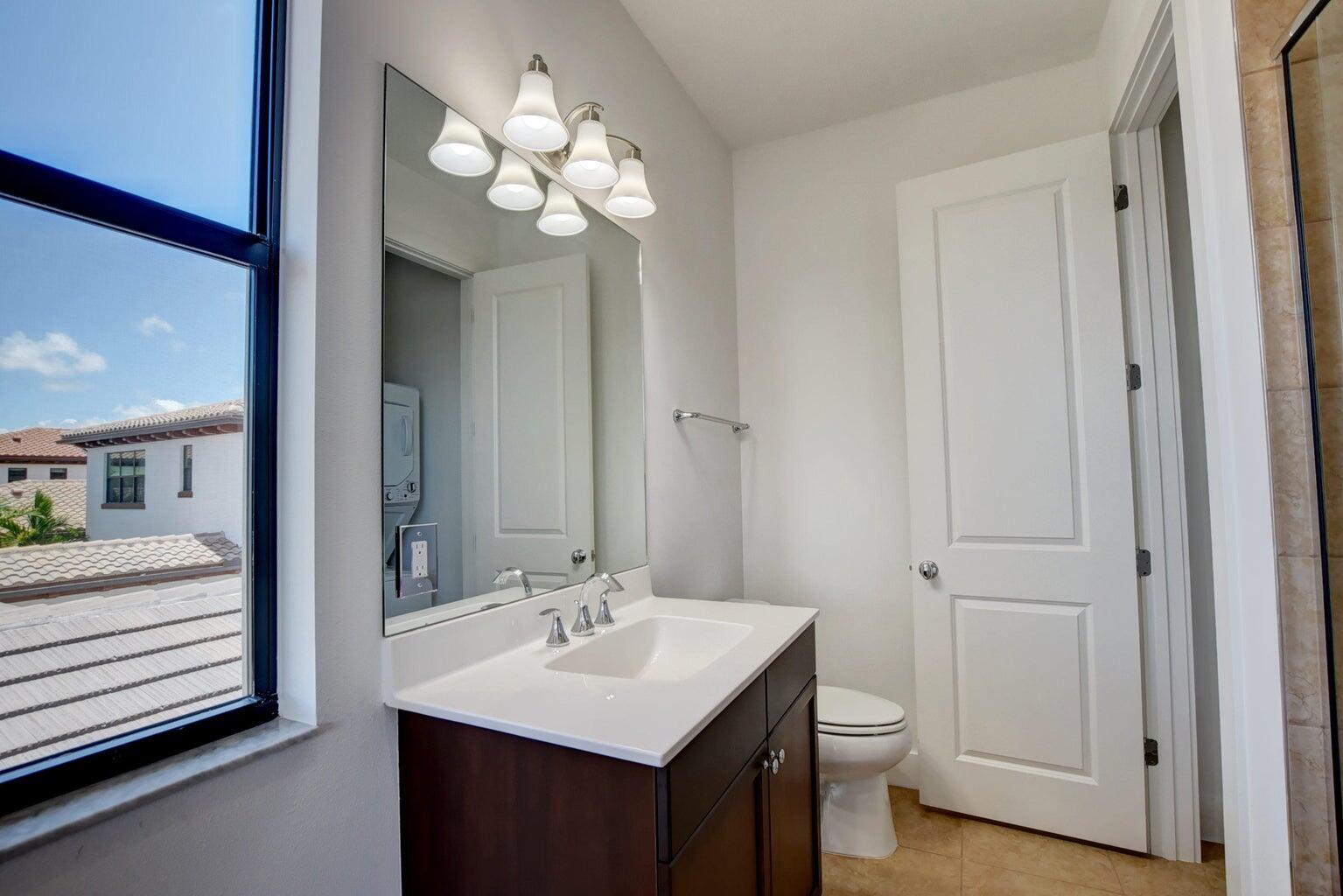 2102 Dickens Terrace