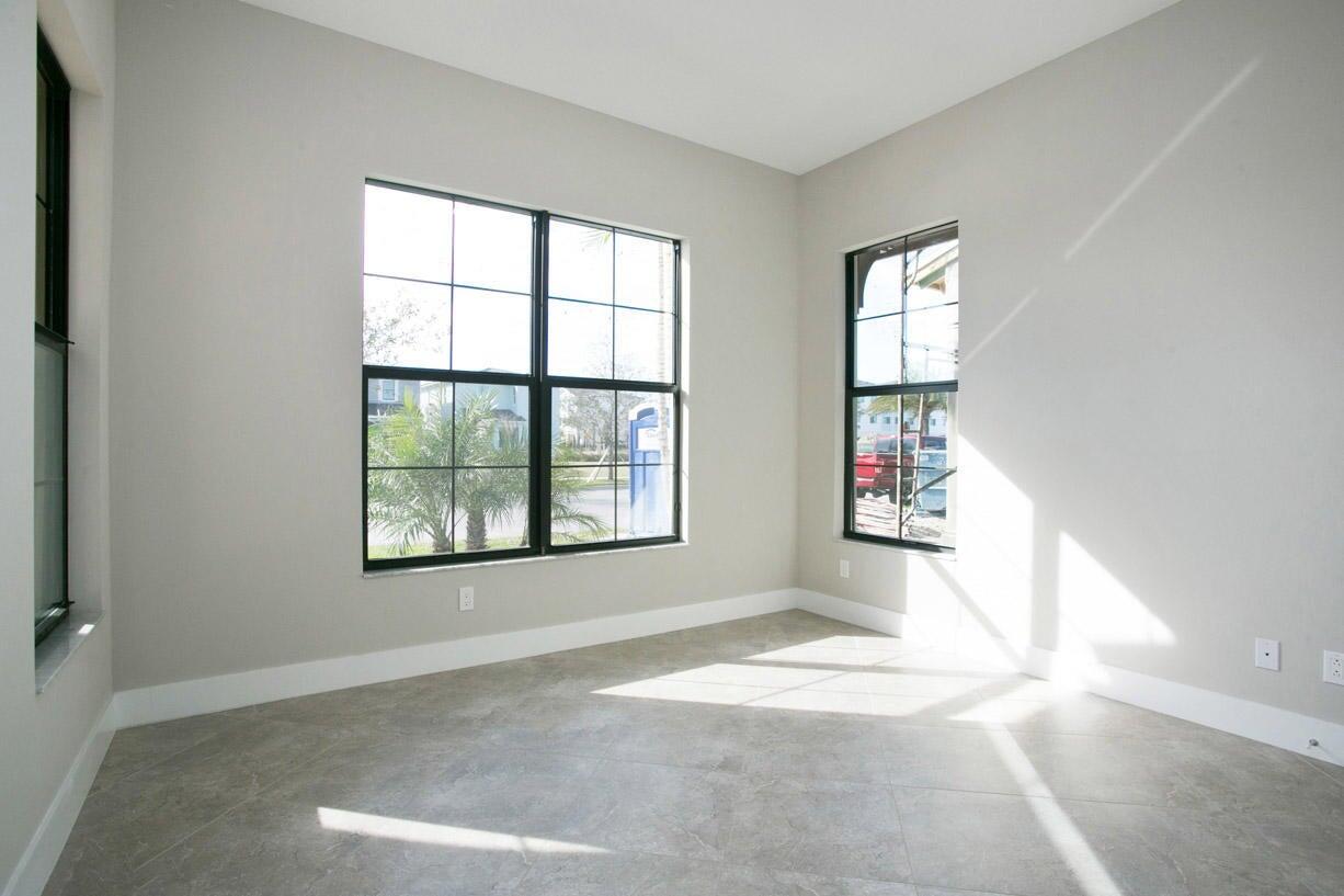 2102 Dickens Terrace