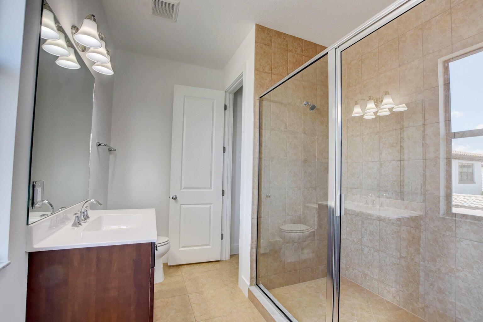 2102 Dickens Terrace