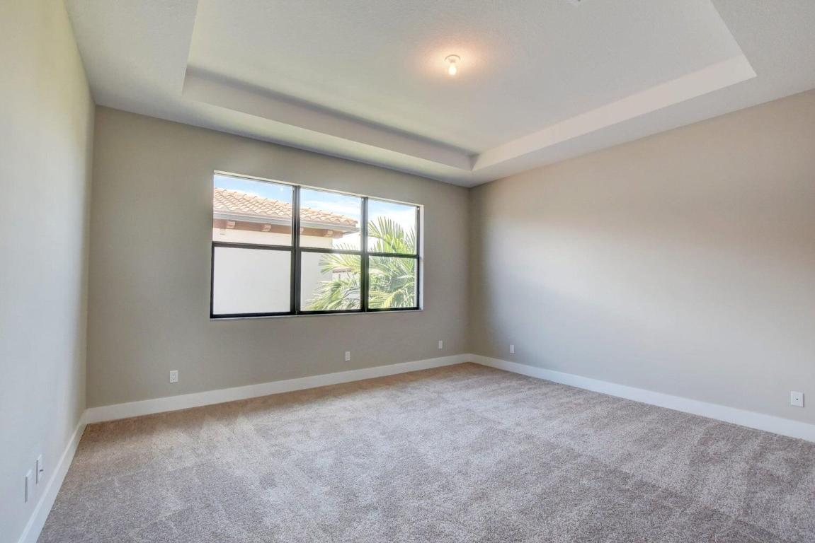 2102 Dickens Terrace