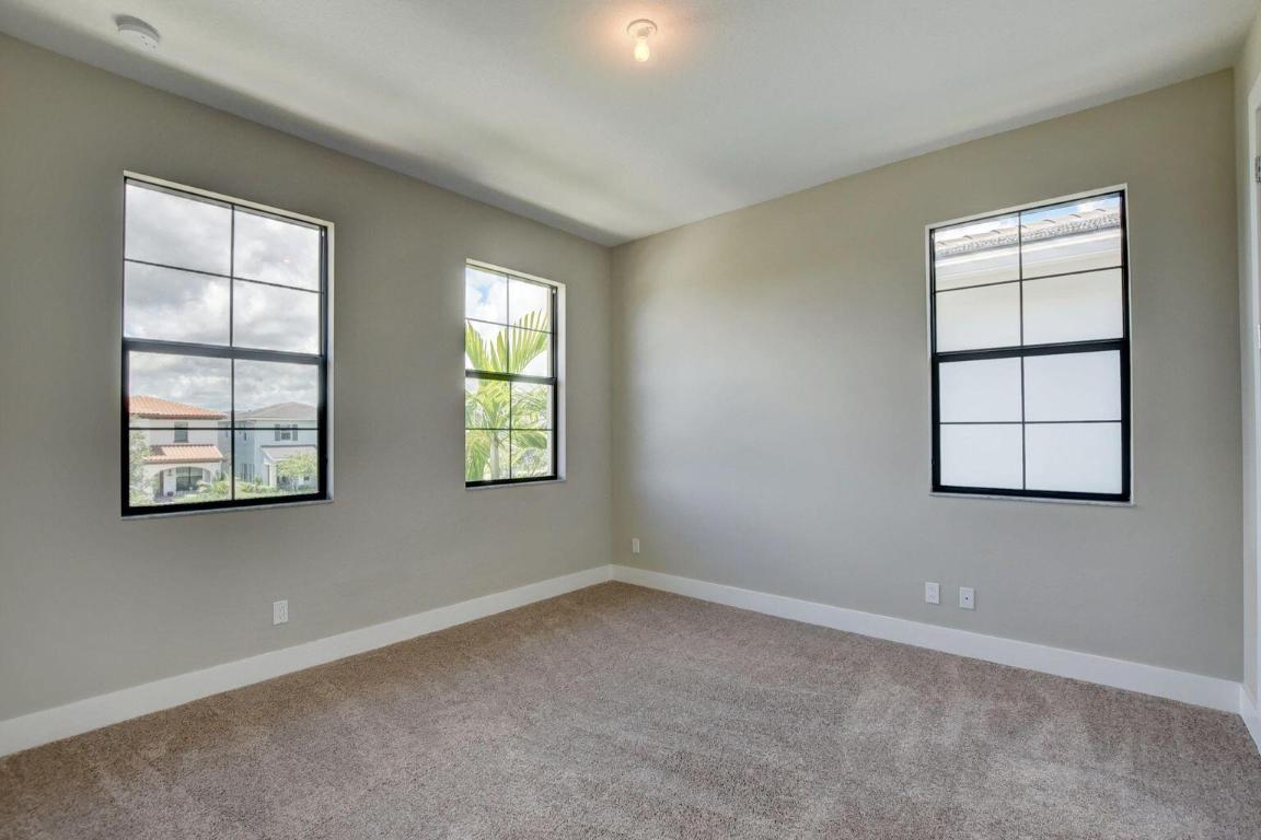 2102 Dickens Terrace