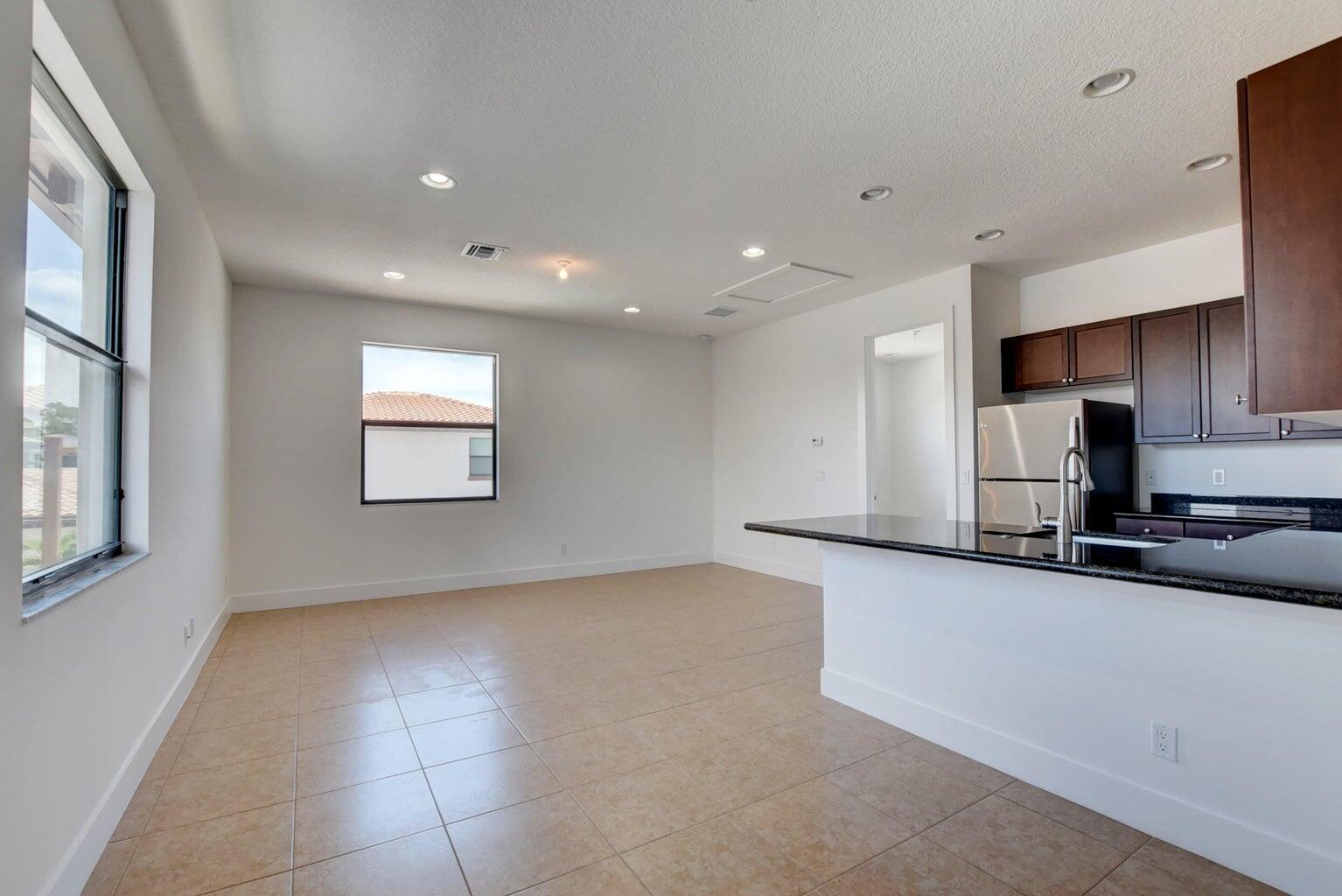 2102 Dickens Terrace