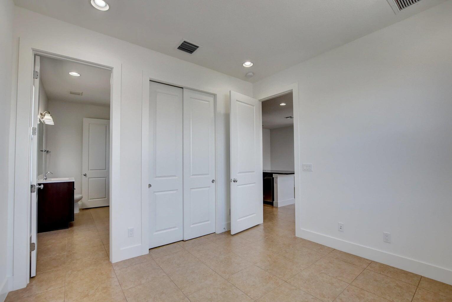 2102 Dickens Terrace