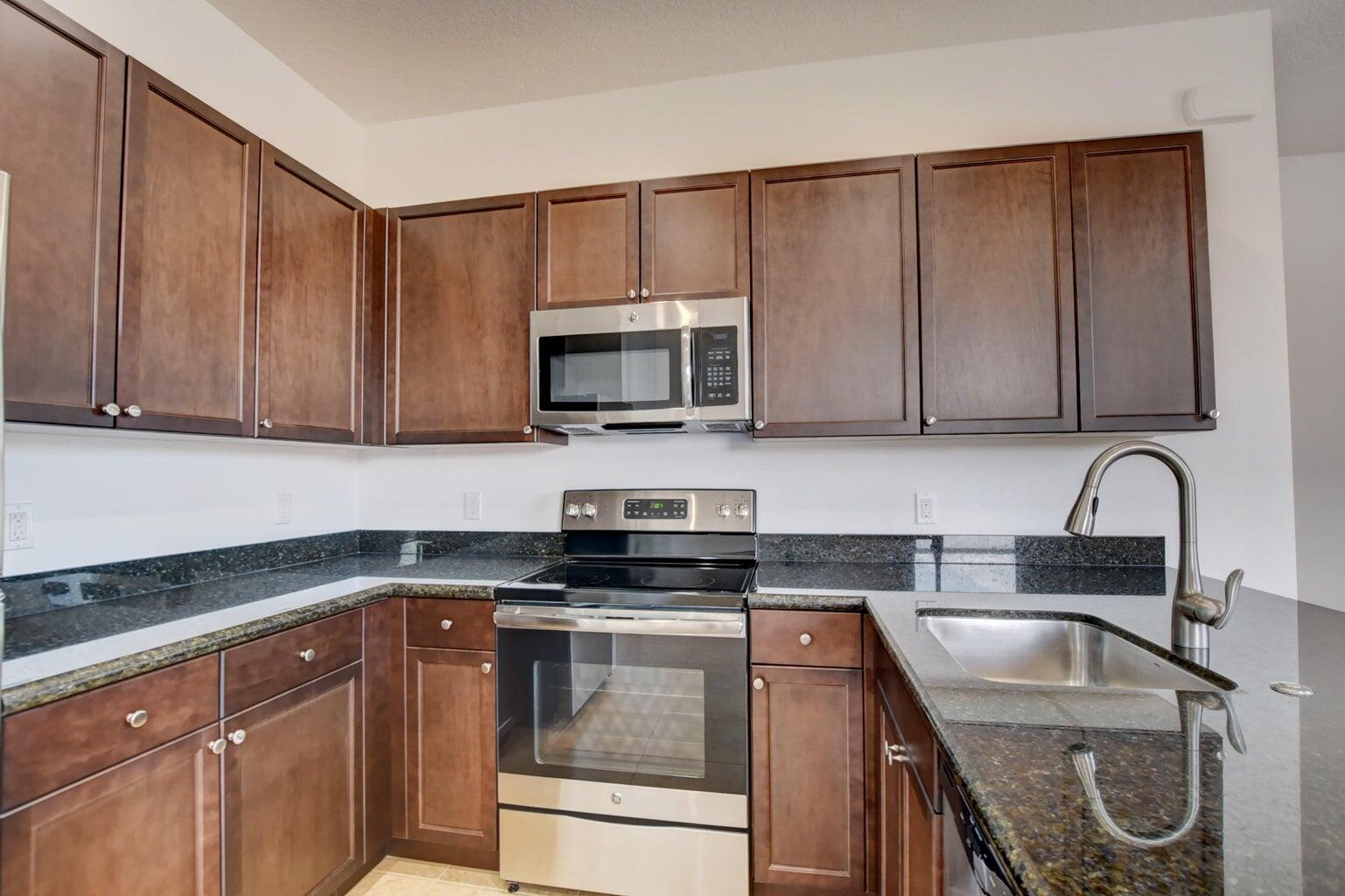 2102 Dickens Terrace